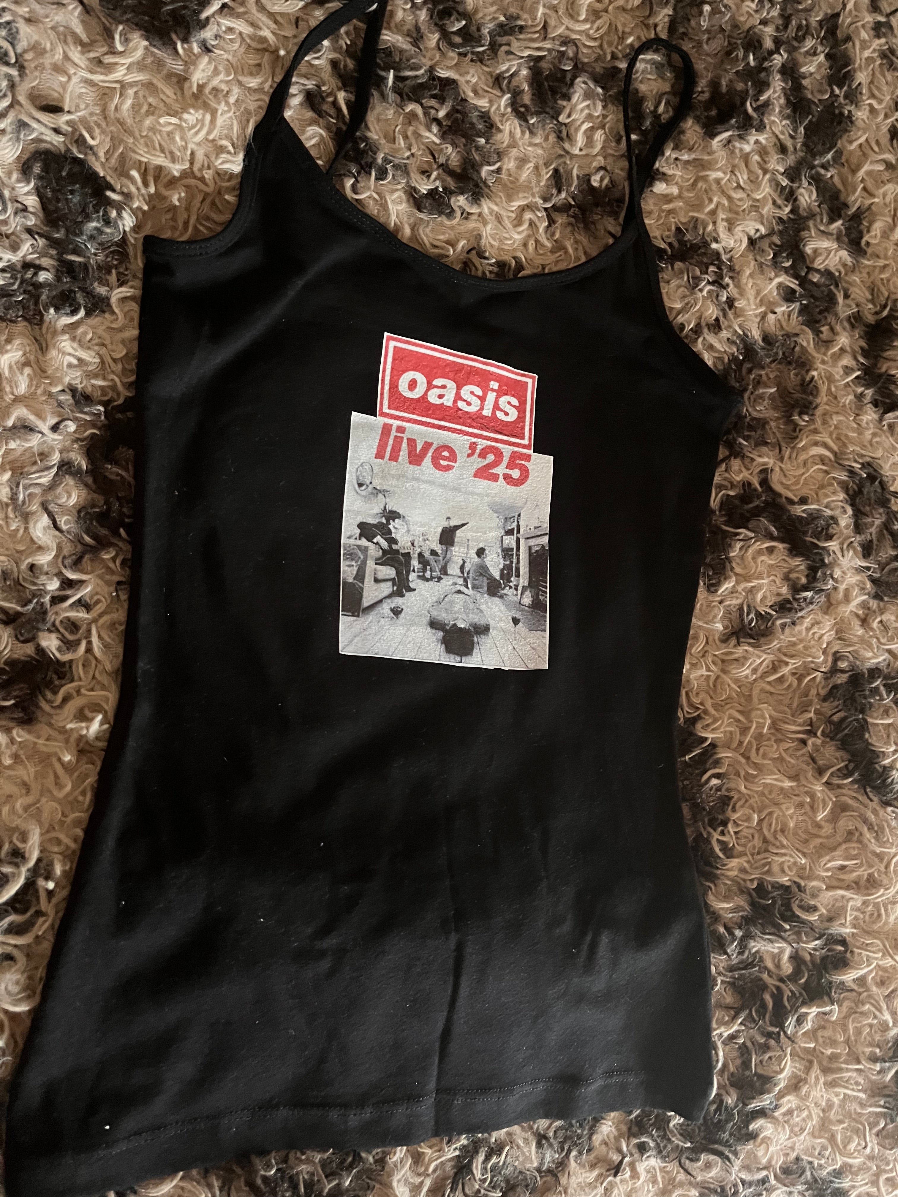 Oasis live 25 tank top in red