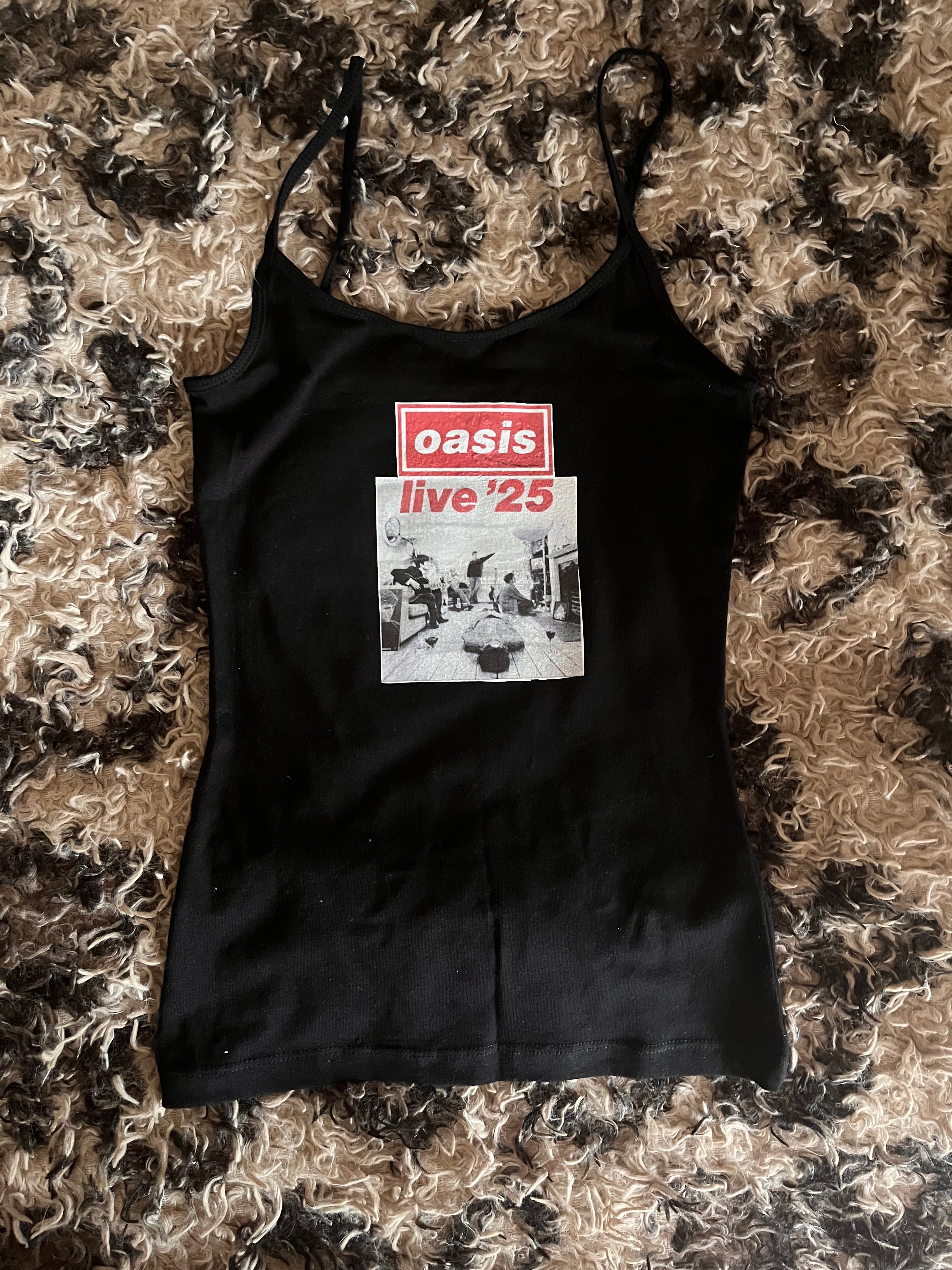 Oasis live 25 tank top in red